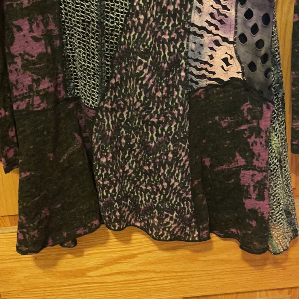 Women’s Collection Top - Picture 4 of 6